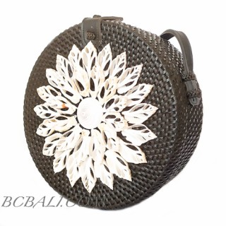 Handmade seashells deco circle bag round rattan